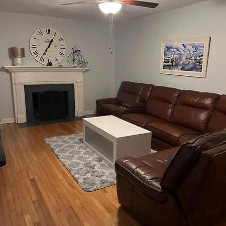Beautiful Secluded 3 Bed 2 Bath Home