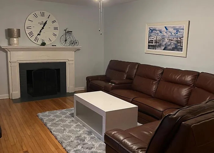 Beautiful Secluded 3 Bed 2 Bath