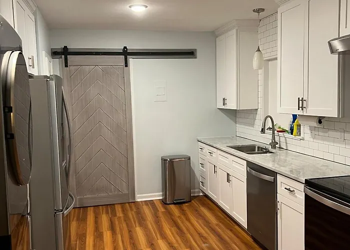 Beautiful Secluded 3 Bed 2 Bath Ferienhaus *